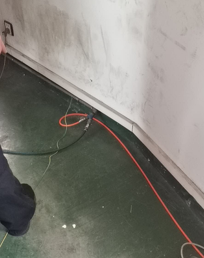 昆山某自動化設備公司（sī）使用我（wǒ）司EX30氣動防爆吸塵器現場實錄-2