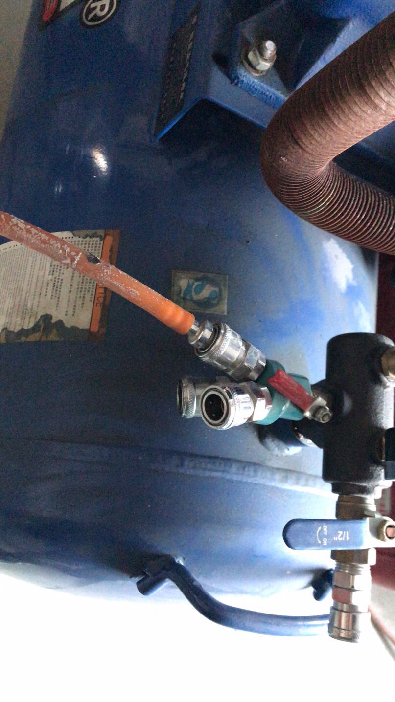 大連(lián)理(lǐ)工大學3D打印實驗室使用我公司氣動防爆吸塵器