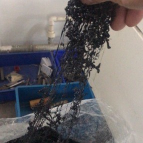 一台工業集塵器解決20個工位的塑（sù）料絲垃圾（jī）方案